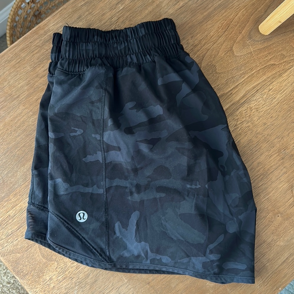 4in Hotty Hot short Lululemon